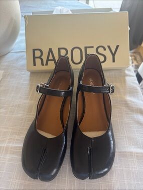 Raboesy Tabi Mary Jane Pumps